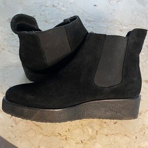 Clarks Originals Made in Italy Women's Black Suede Ankle Desert Boots
